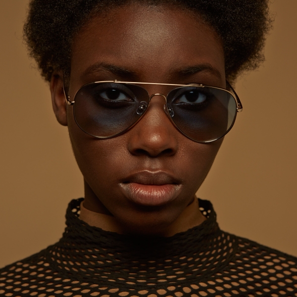 gigi-barcelona-6321-habana-gold-gradient-aviator-sunglasses-girl