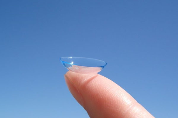 cuidados-para-tus-lentes-de-contacto-opticacliment