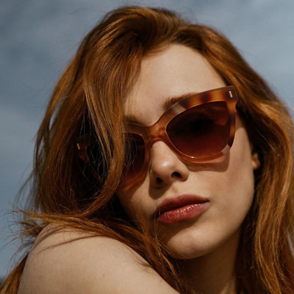 Tiwi-MAUI-101-Tricolor-Havana-woman