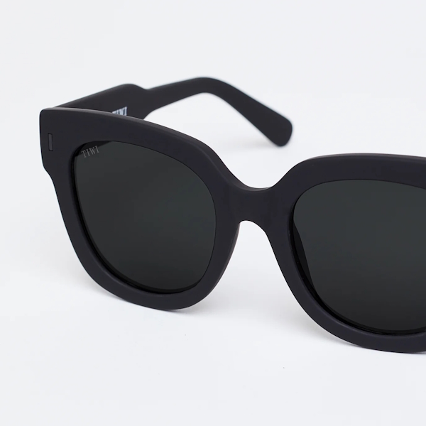 Tiwi-KERR-91-Total-Black-detalle