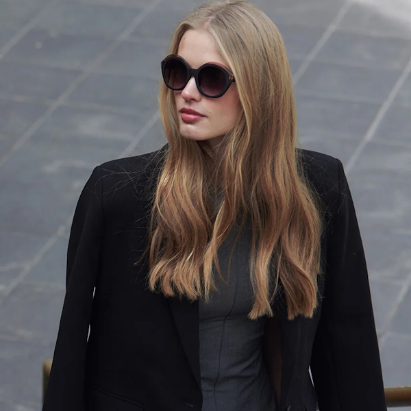 Tiwi-MELVILLE-901-black-pink-woman