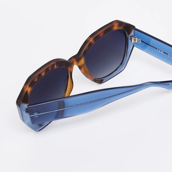 Tiwi-VEGA-104-Blue-Havana-detalle