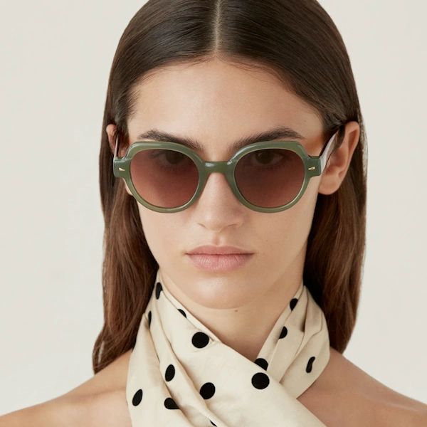 GigiStudios-Maggie-6632-7-woman-1