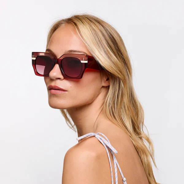 Tiwi-Matt-430-red-pink-beige-tricolor-model-1